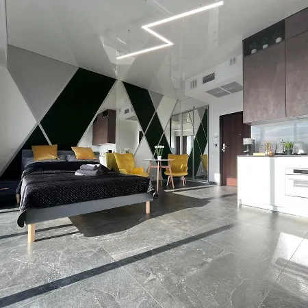 아파트 Hanza Tower - Scandia Apartment, 16 Floor, Sunset View