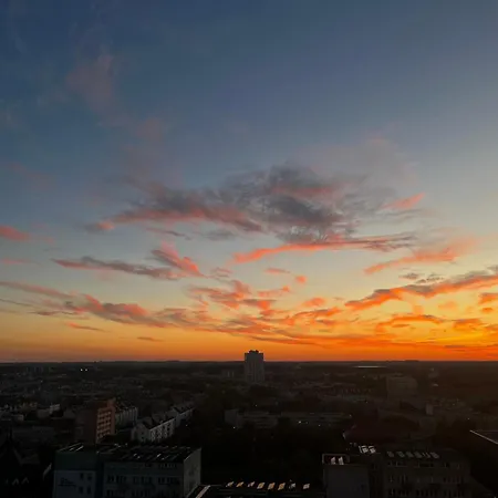 Hanza Tower - Scandia Apartment, 16 Floor, Sunset View 아파트 *