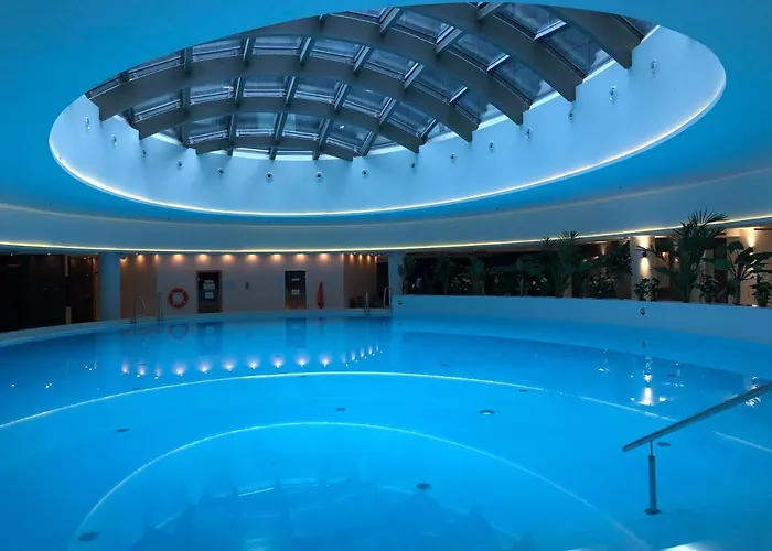 Hanza Tower - Scandia Apartment, 16 Floor, Sunset View 슈체친