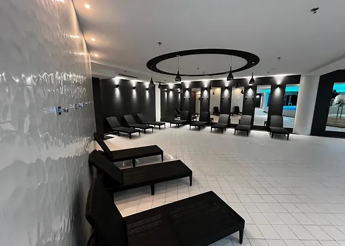 Hanza Tower - Scandia Apartment, 16 Floor, Sunset View 아파트 *