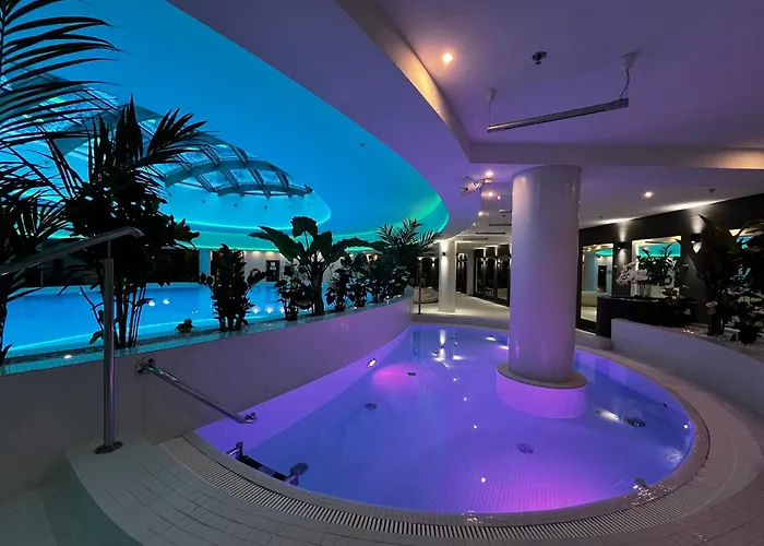 Hanza Tower - Scandia Apartment, 16 Floor, Sunset View 아파트 슈체친