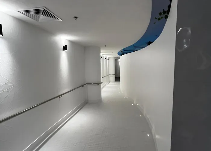 Hanza Tower - Scandia Apartment, 16 Floor, Sunset View 아파트 *